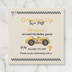 Étiquettes Cadeau Grandir Deux Rapide Voiture De Course Jaune Enfant