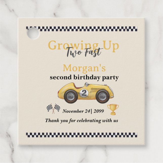 Étiquettes Cadeau Grandir Deux Rapide Voiture De Course Jaune Enfant (Devant)