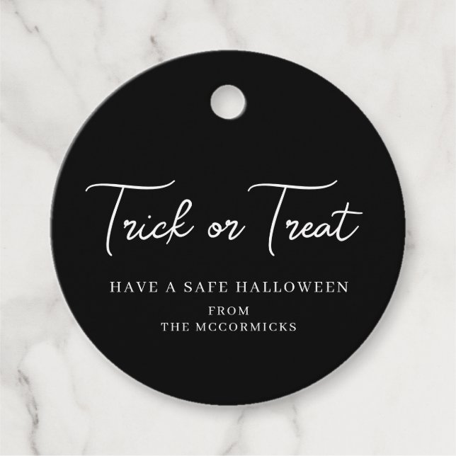 Étiquettes Cadeau Halloween Trick ou Treat Script Party Personnalisé (Devant)