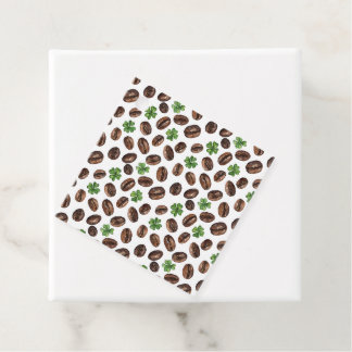 Étiquettes Cadeau Haricots de Café Irlandais et Trèfles Design Drôle