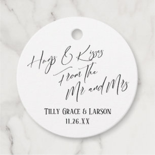 Étiquettes Cadeau Hugs & Kisses de M. et Mme Simple Elegant