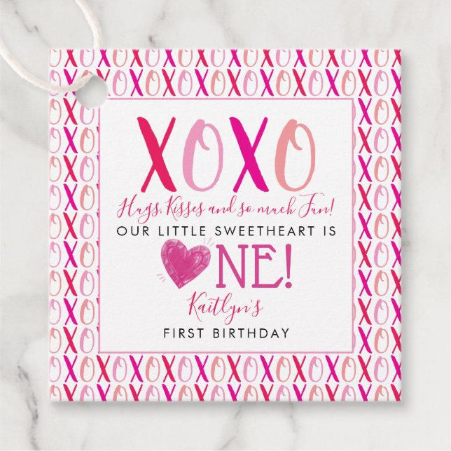 Étiquettes Cadeau Hugs & Kisses (XOXO) Valentine's Day 1st Birthday (Devant)