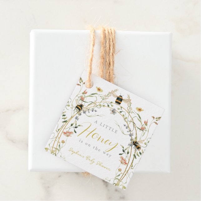 Étiquettes Cadeau Little Honey Wildflower Bee Baby Shower (En situation)