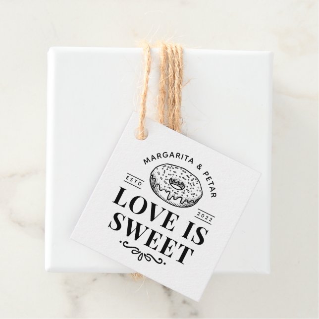 Étiquettes Cadeau Love is Sweet Mariage (En situation)