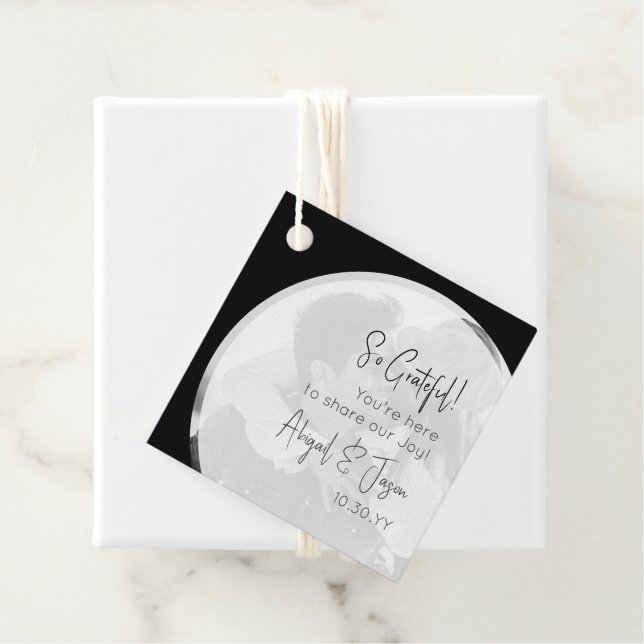 Étiquettes Cadeau Mariage Décontracté moderne noir et blanc (En situation)