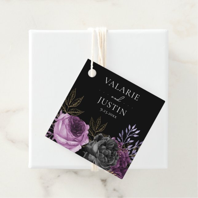 Étiquettes Cadeau Mariage gothique violet et noir floral (En situation)