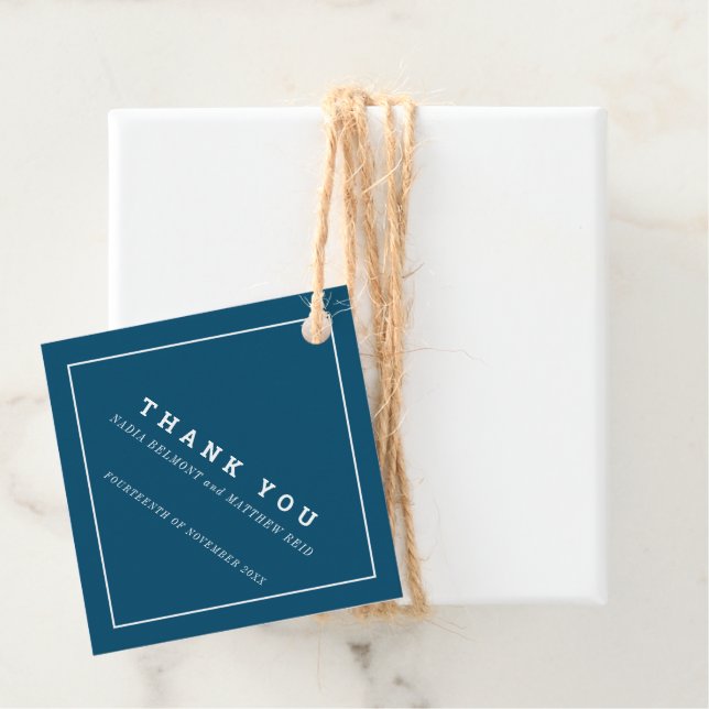Étiquettes Cadeau Marine minimale avec mariage texte blanc merci (En situation)