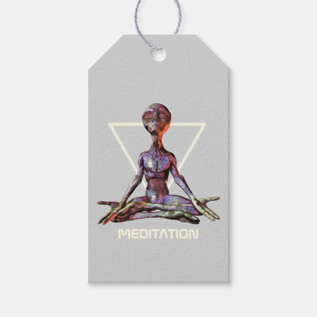 Étiquettes-cadeau Méditation. Alien en pose tranquille (Devant)