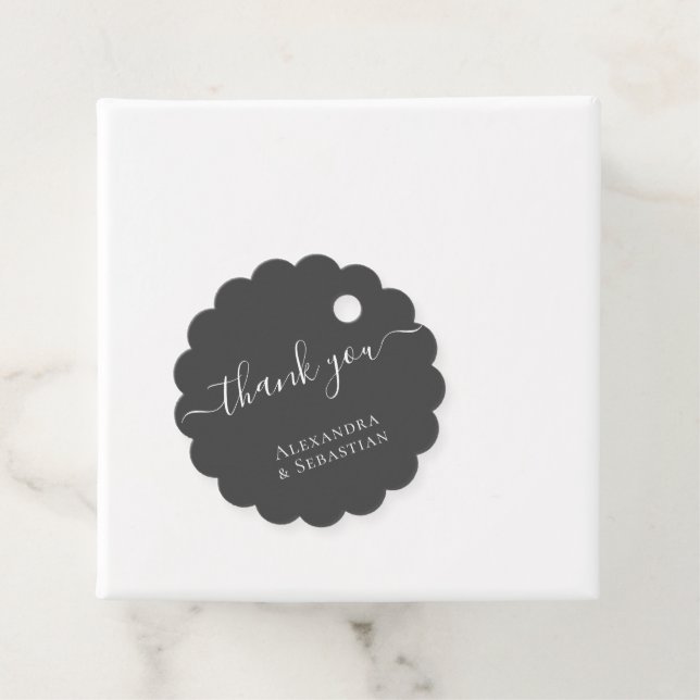 Étiquettes Cadeau Merci Simple Typographie Mariage Personnalisé (En situation)