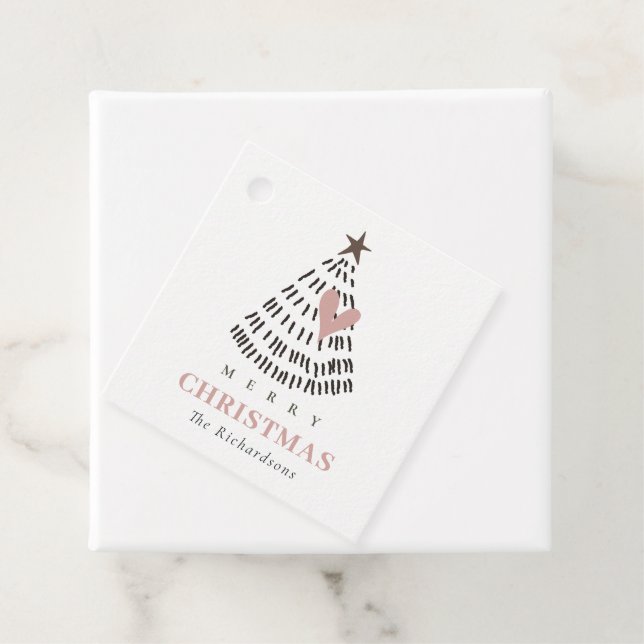 Étiquettes Cadeau Modern Scandi Minimal Blush Heart Christmas Tree (En situation)