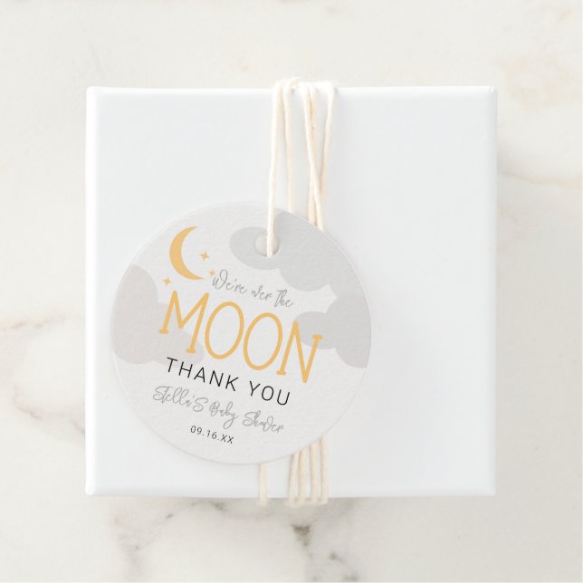 Étiquettes Cadeau Moderne Sur Le Baby shower Lune (En situation)