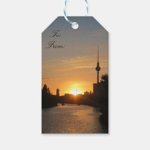 Étiquettes-cadeau Nuit Fernsehturm d'horizon de Berlin Allemagne