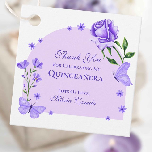 Étiquettes Cadeau Papillons pourpres et Rose Floral Quinceañera (Purple Butterflies and Roses Floral Quinceañera Favor Tags)