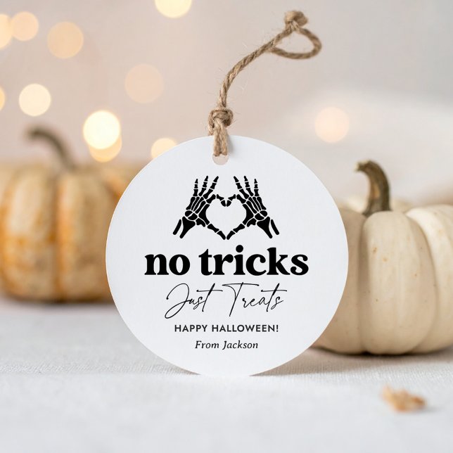Étiquettes Cadeau Pas De Trucs Juste Traiter Skeleton Mains Hallowee (Créateur téléchargé)