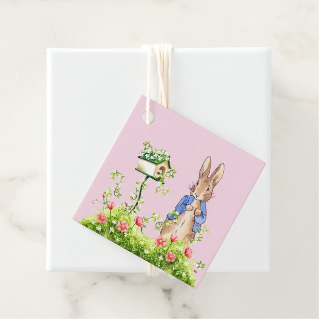 Étiquettes Cadeau Pierre le lapin dans son jardin (En situation)