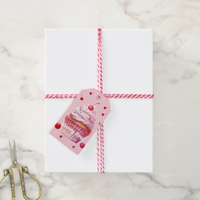 Étiquettes-cadeau Pink Baby First Cherry & Cupcake Anniversaire (Avec de la ficelle)