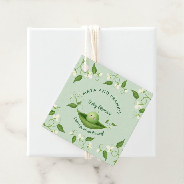 Étiquettes Cadeau Pois doux dans un Baby shower de pois (En situation)