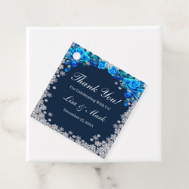 Étiquettes Cadeau Roses Bleues Brillantes Flocon de Noël (En situation)