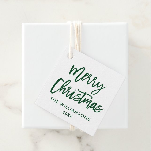 Étiquettes Cadeau Script de pinceau moderne Carré de Noël vert (En situation)