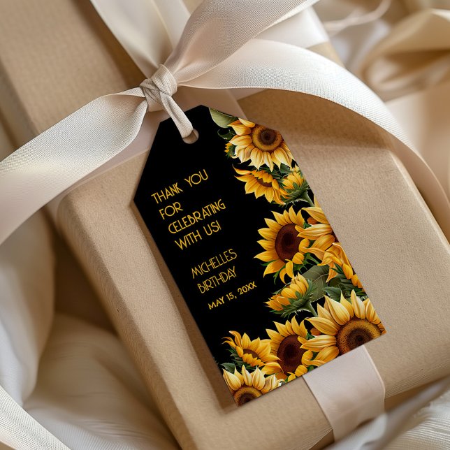 Étiquettes-cadeau Sunflower Black Rustic Nom élégant Anniversaire (Sunflowers on black birthday party gift tag)