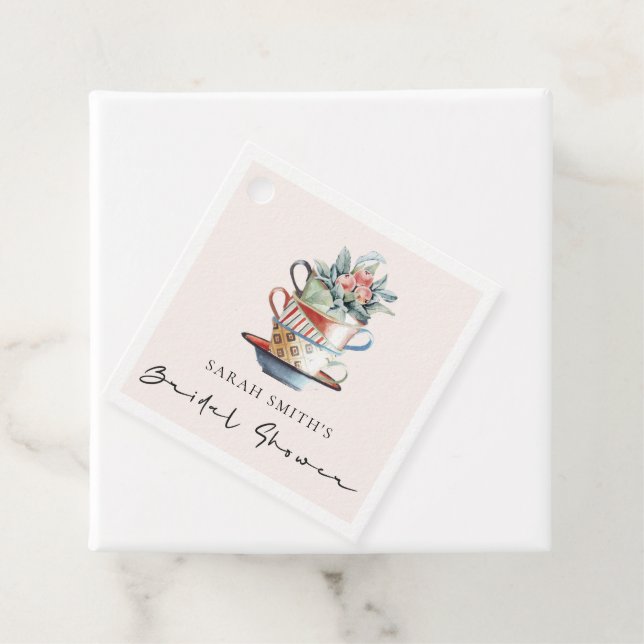 Étiquettes Cadeau Tasses empilées Blush Fleurs Mariage Tea Party (En situation)