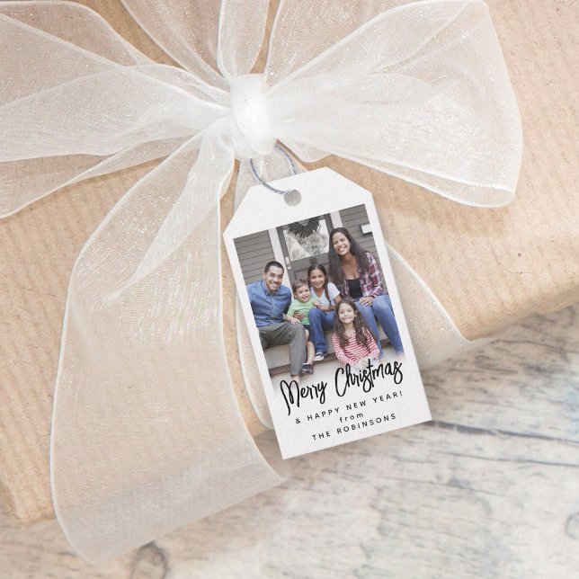 Étiquettes-cadeau Tout Texte Moderne Brossé Script Photo Noir & Blan (Créateur téléchargé)