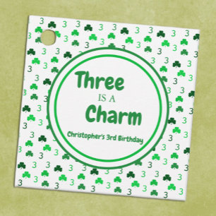 Étiquettes Cadeau Trois est un charme St Patrick's Day 3e anniversai