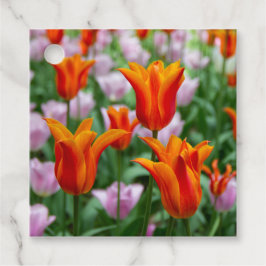 Étiquettes Cadeau Tulipes orange vif dans le parc