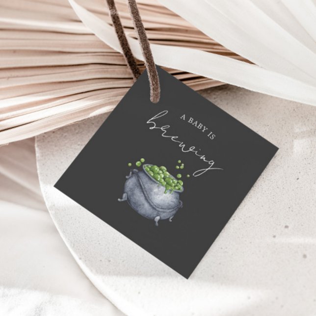 Étiquettes Cadeau Un bébé brasse l'Halloween | (Créateur téléchargé)