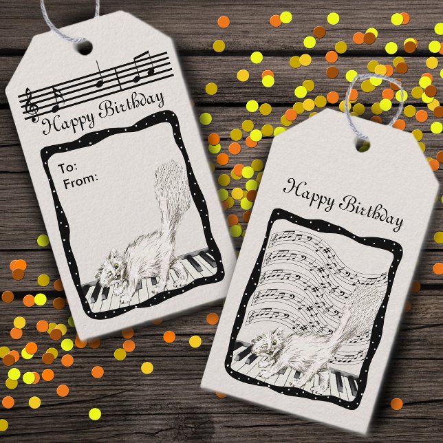 Étiquettes-cadeau Winking White Cat on Piano Bars de musique Notes (Winking white cat on piano keys bars of music notes on black white Birthday gift tags.)