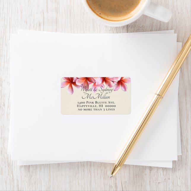 Étiquettes d'adresse de retour rose Plumeria (En situation)