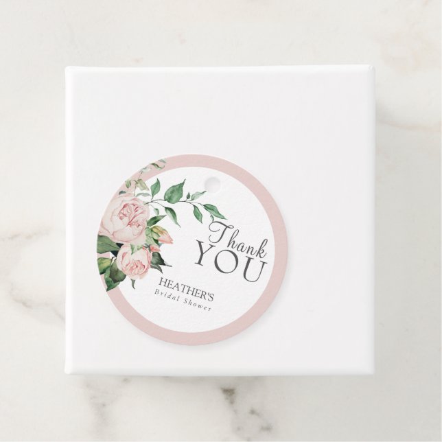 Étiquettes de faveur de douche nuptiale de pivoine (En situation)