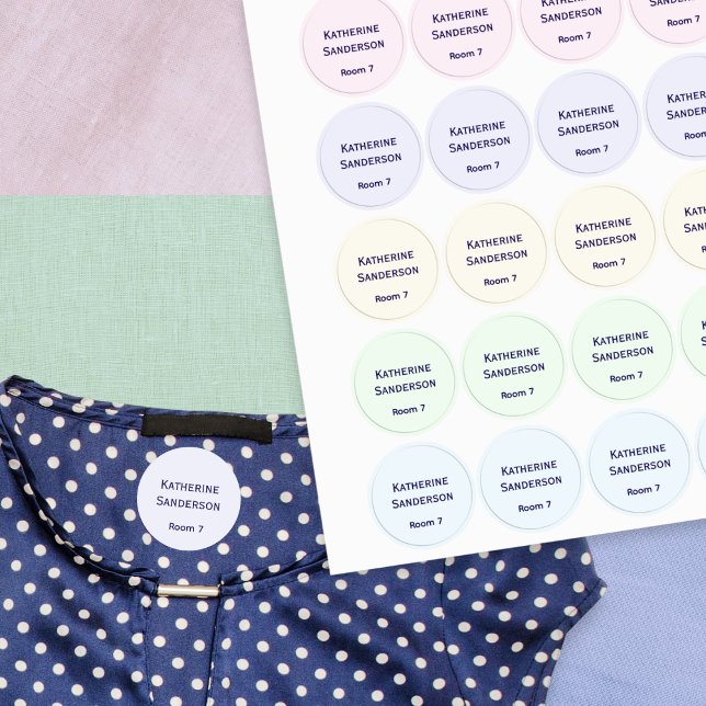 Étiquettes de résidence pour personnes âgées (A set of labels for clothes and belongings, in pastel colors, customizable with name and room number)