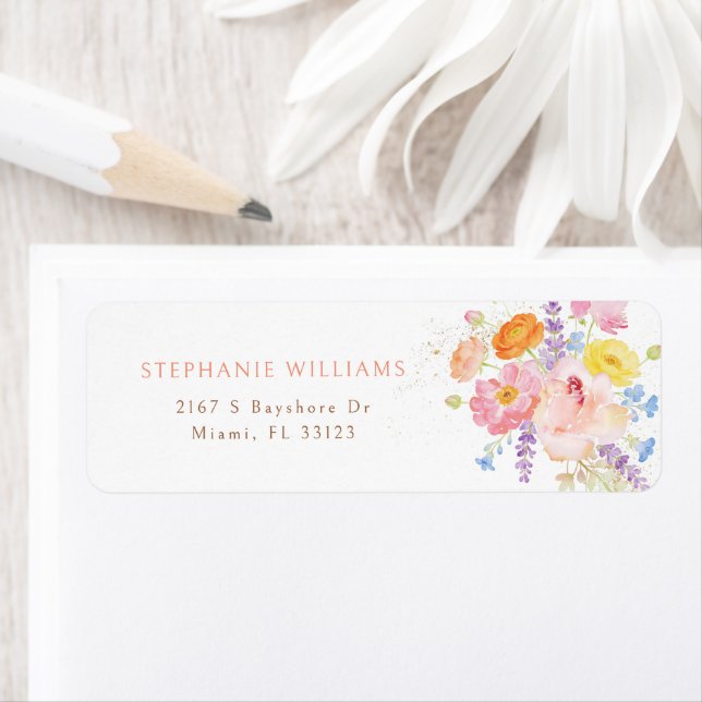 Étiquettes de retour d'adresse de mariage Petals & (En situation)