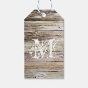 Étiquettes décorées d'un monogramme en bois