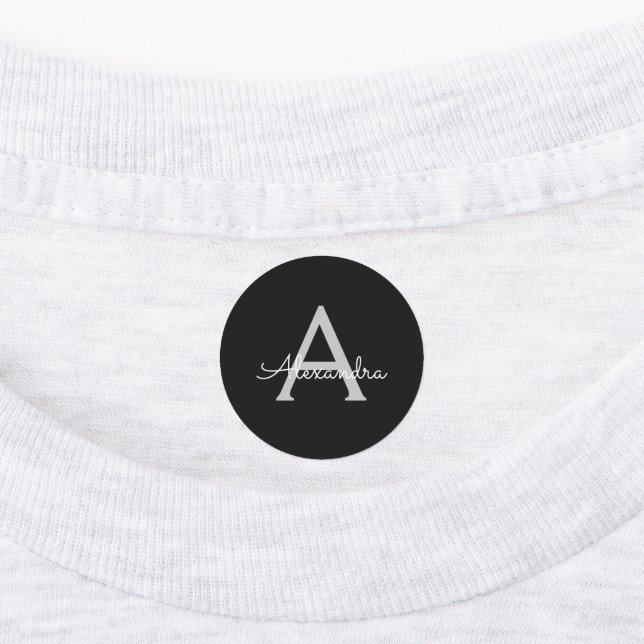 Étiquettes Noir Argent moderne Script Girl Monogramme Nom (Apposé)