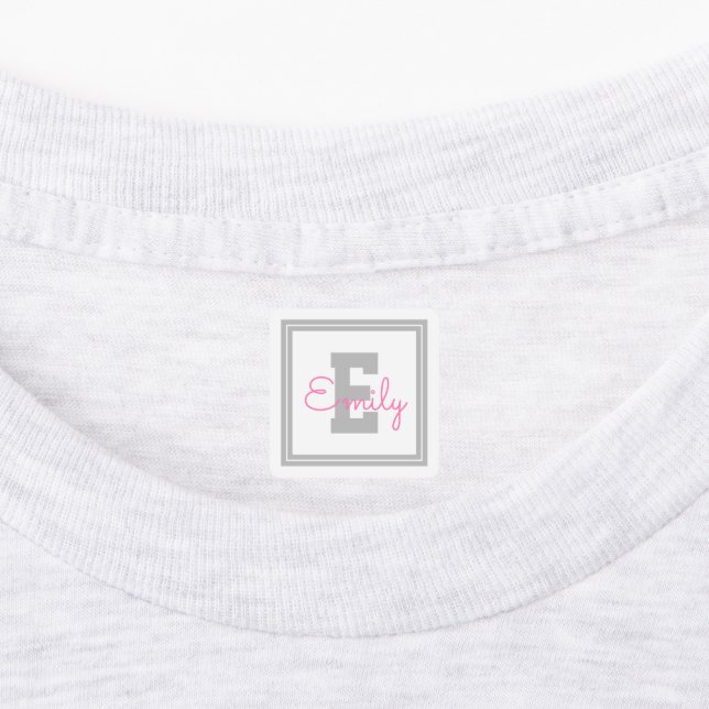 Étiquettes Nom et monogramme | Vêtements gris clair et rose (Apposé)