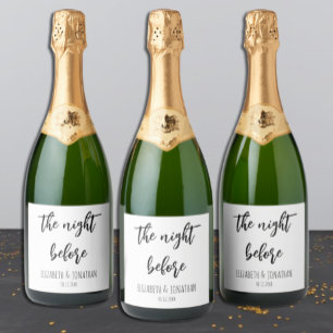 Étiquettes Pour Bouteilles De Vin Mousseux La Nuit Avant Le Dîner De La Répétition Mariage