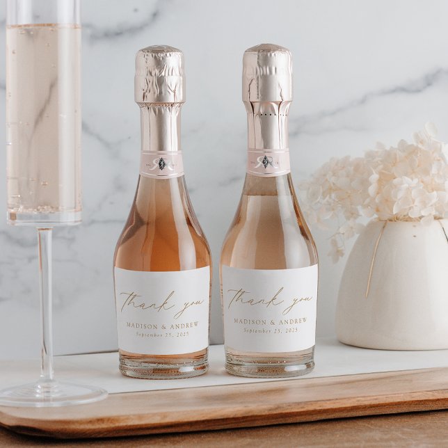 Étiquettes Pour Bouteilles De Vin Mousseux Merci Mariage moderne Elegant Gold Script (Créateur téléchargé)
