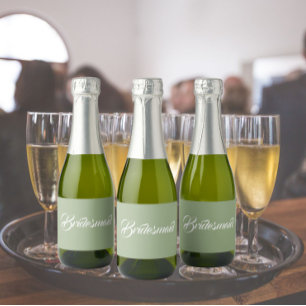 Étiquettes Pour Bouteilles De Vin Mousseux Sage Green Bridesmaid Script simple stylisé