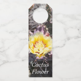 Étiquettes Pour Bouteilles Fleur de cactus jaune au printemps
