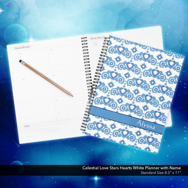 Étoiles d'amour céleste Nom du coeur Blanc (Celestial Love Stars and Hearts White Planner Personalized with Your Name. )