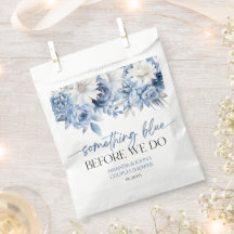 Etwas Blau bevor wir Blumenpaare Dusche machen