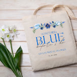 Etwas Blue Brautparty Bridesmaid Geschenk Tragetasche<br><div class="desc">Unser Motto "Etwas Blau vor mir" Brautparty Tote Tasche ist der perfekte Weg, um Ihren besonderen Tag zu begehen. Diese wunderschöne Tote-Tasche ist mit atemberaubenden blauen Blumen geschmückt, die das Wesentliche des traditionellen Themas "Etwas Blau" perfekt einfangen. Die Tasche enthält auch den Satz "Etwas Blau vor dem ich tue", der...</div>