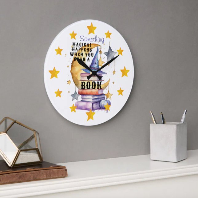 Etwas Magisches passiert, wenn du liest Große Wanduhr (Von Creator hochgeladen)