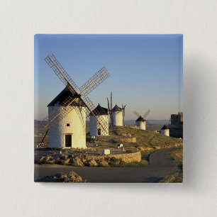 EU, Spanien, La Mancha, Consuegra. Windmühlen und Button