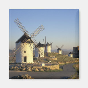 EU, Spanien, La Mancha, Consuegra. Windmühlen und Magnet