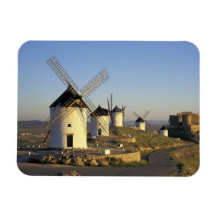 EU, Spanien, La Mancha, Consuegra. Windmühlen und Magnet