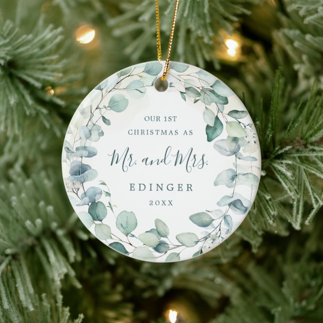Eucalyptus Greenery Mr. and Mrs. Foto Newlywed Keramik Ornament (Baum)