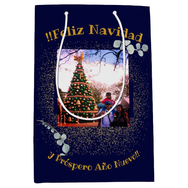 Eucalyptus Modern Feliz Navidad Glitzer Mittlere Geschenktüte (Vorderseite)